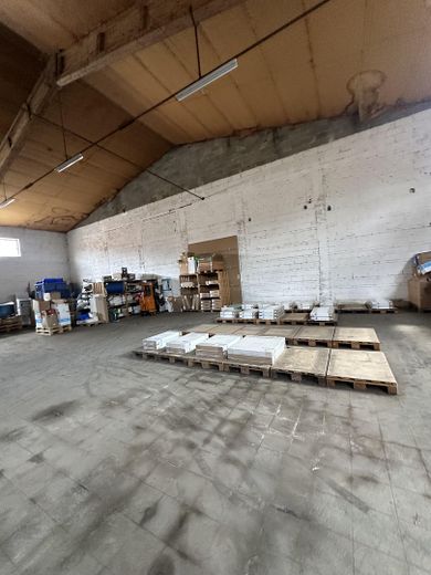 Hall as storage / workshop approx. 600 sqm with office and utility room / toilet, heated – Foto 10