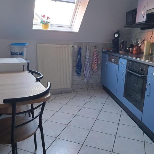 Voll möblierte 76 m² DG-Wohnung in Steinfeld – ab sofort frei – Küche