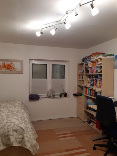 Schlafzimmer Kind 1 OG