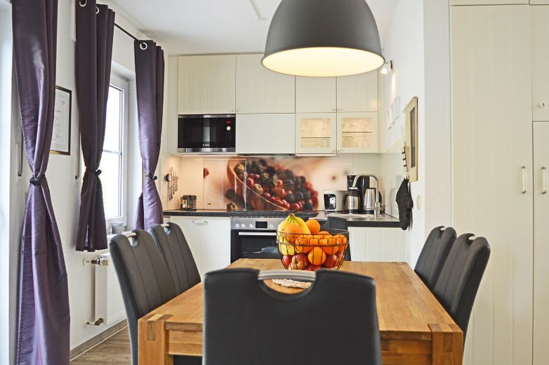 Voll ausgestattete Ikea-Küche