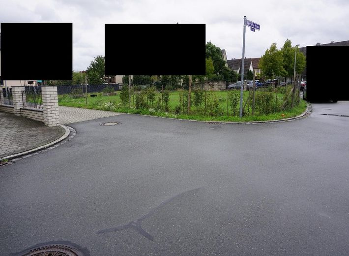 Prime location in the Nuremberg / Fürth / Erlangen metropolitan triangle: Building plot of approx. 550 m² for 2 semi-detached houses or a detached single-family home – Ansicht von Norden aus