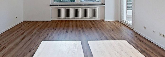 Habiter moderne dans un environnement calme : grand appartement de 3 pièces avec BALCON et salle de bains avec baignoire – Ansicht I: Wohn- und Esszimmer
