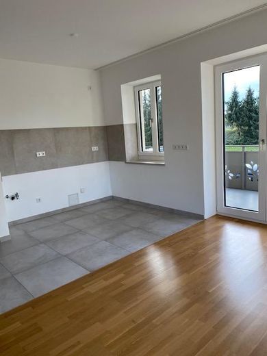 Ekskluzywne mieszkanie na ostatnim piętrze z 4 pokojami i dużym balkonem – Wohnküche