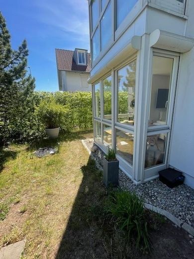 Kompakte Wohlfühlwohnung mit sonnigem Garten (ca. 90 m²) in Untermenzing – Garten