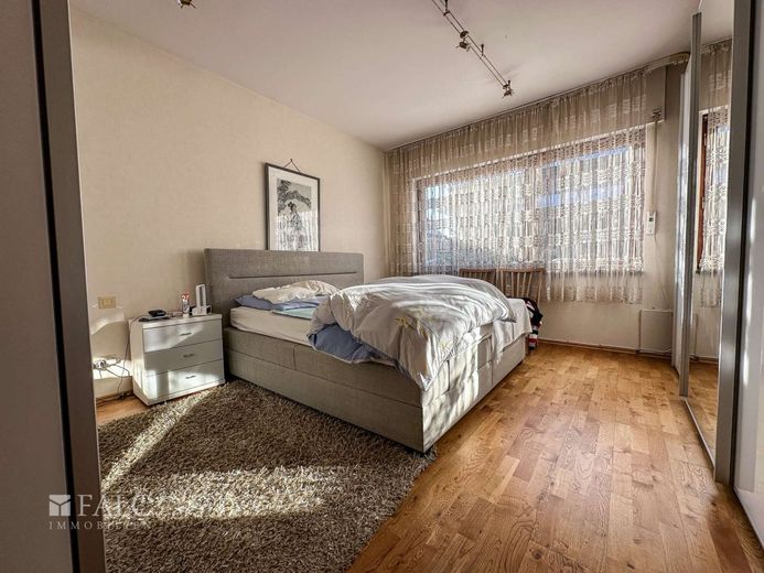 Spannender Bungalow mit Gewerbehalle und Zahnarztpraxis im wunderschönen Wipperfürth – Schlafzimmer