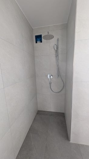 Bad - Duschbereich (real)