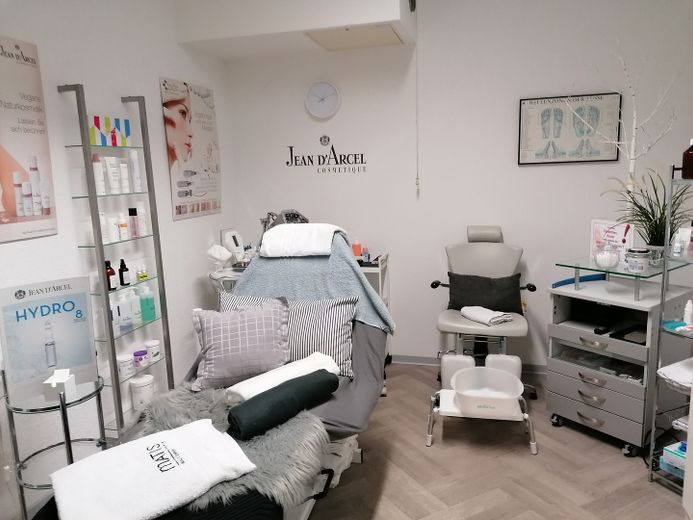 Friseursalon Friseurladen Kosmetikladen Fußpflege Henstedt Ulzburg – Foto 7