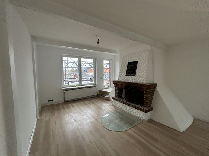 Schlutuper Kirchstraße, Beste Lage, weitläufige Wohnung mit Charme – Foto 2