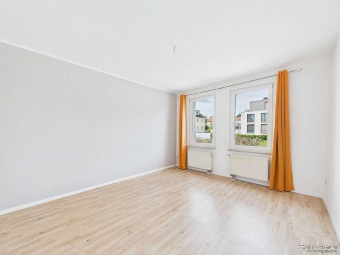 Quiet yet centrally located - Well-maintained 2-room apartment with balcony – Photo 1