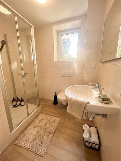 4 helle Zimmer | 87,9 m² | Offene Wohnküche + Gäste-WC – Musterbeispiel3