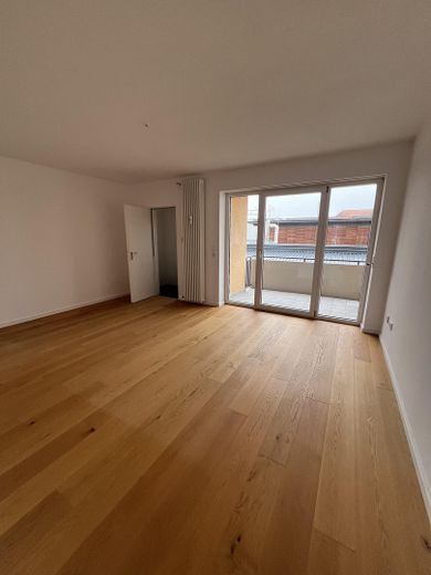 Exclusief design-appartement met balkon & spectaculair uitzicht op de universiteit – Foto 5