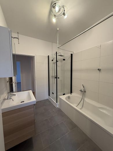 Bad Nauheim : appartement de 3 pièces dans une villa Art nouveau au calme – Badezimmer