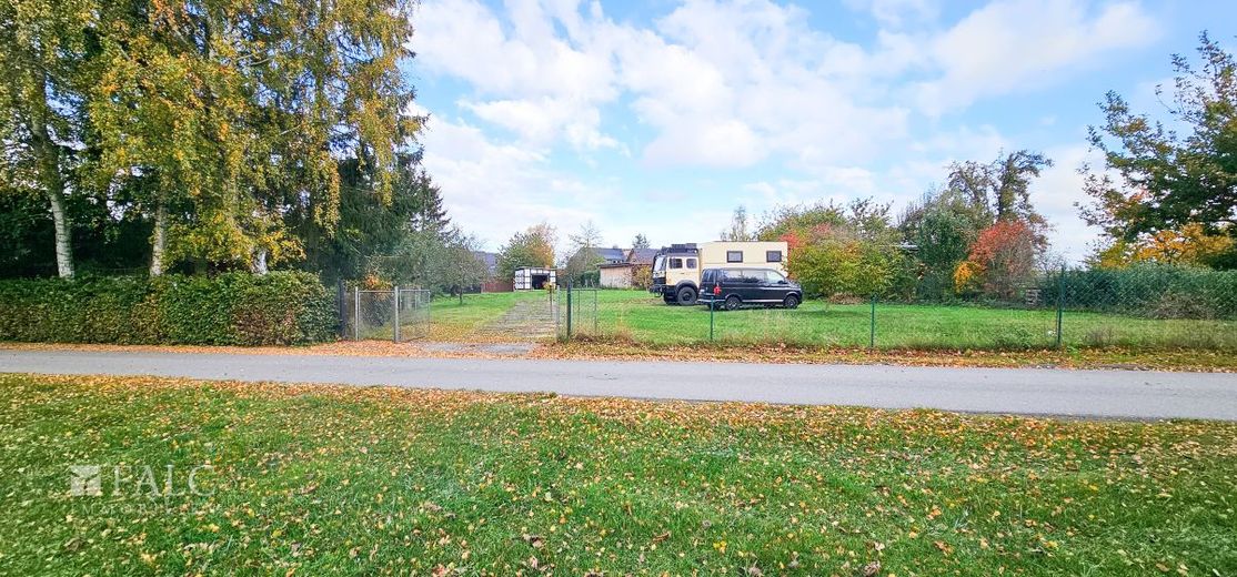 Doppelhaushälfte komplett hochwertig Kernsaniert – Grundstückzufahrt Rückseite