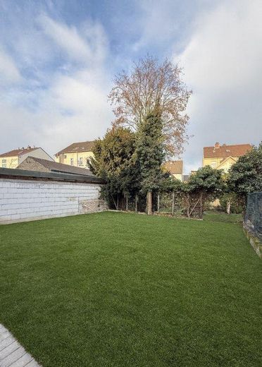 Fully renovated single-family house with modern extension – Garten