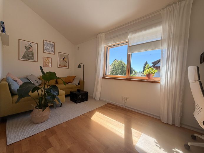 Neubau 2023 | KfW-40+ | PV + Speicher | 135 qm Wohnfläche | 635 qm Grundstück mit Südgarten – Zimmer 1