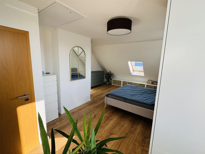 Schlafzimmer DG
