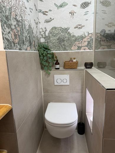 Schöne Ferienwohnung / Eigentumswohnung am Pönitzer See (Nähe Scharbeutz) – Duschbad 1 