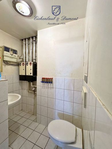 Superficie commerciale versatile in posizione centrale in città, vicino a Bahnhofstraße – WC