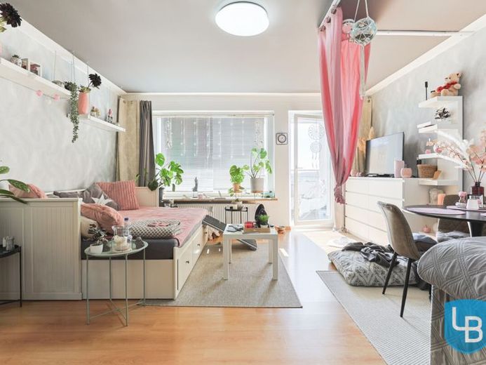 Interessante opportunità di investimento con balcone e vista mozzafiato a Schwentinental! – Foto 1