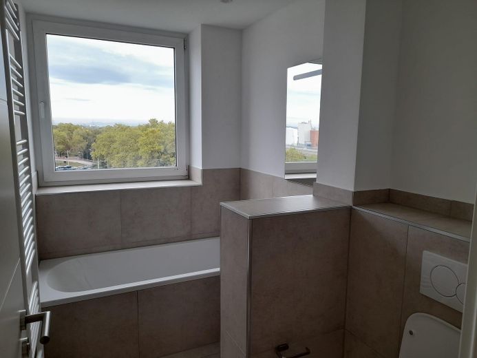 ++TOP renovierte 4 ZKB++großer Südbalkon++2 Bäder++Küche++möbliert – Foto 14