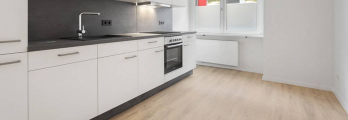 Vollständig renovierte 3-Zi.-Erdgeschosswohnung mit moderner Einbauküche! – Ansicht I: Küche