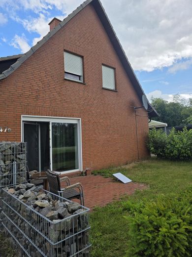🏡 2,5-Zimmer-Wohnung mit Terrasse & Garage in Neuenkirchen-Vörden – Terasse