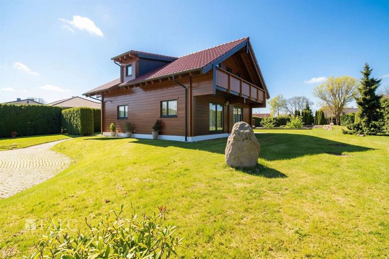 +++ Natur pur &amp; Design: Hochwertiges Fullwood-Wohnblockhaus mit Weitblick in Ostseenähe +++ – Außenansicht II