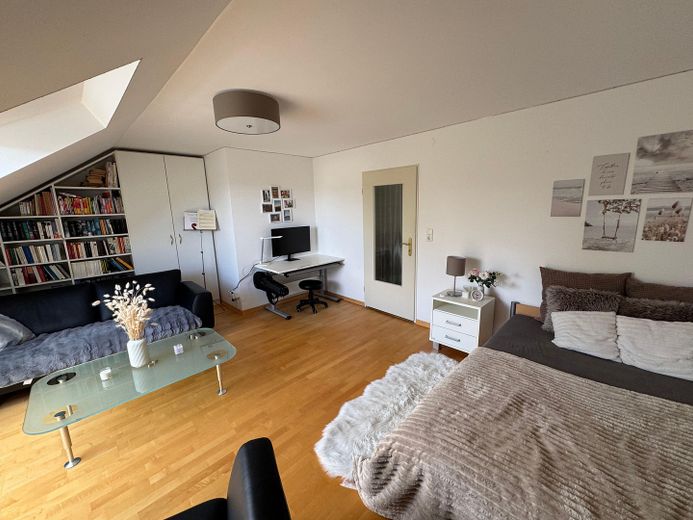 Casa a schiera centrale completamente modernizzata, in posizione tranquilla e centrale – DG Studio 2