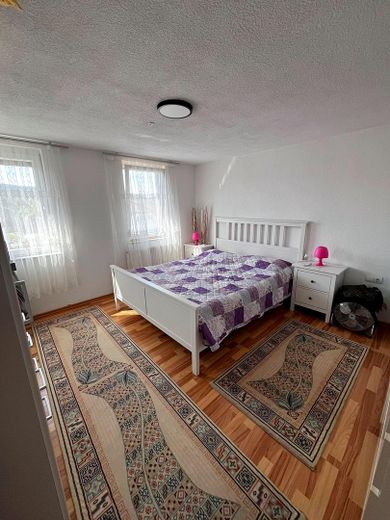 Licht 3-kamerappartement op de bovenste verdieping in Untergruppenbach – Foto 3