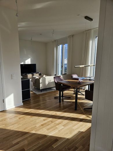 4 Zimmer Wohnung mit direktem Spreeblick und Weitblick über die Stadt – Essplatz