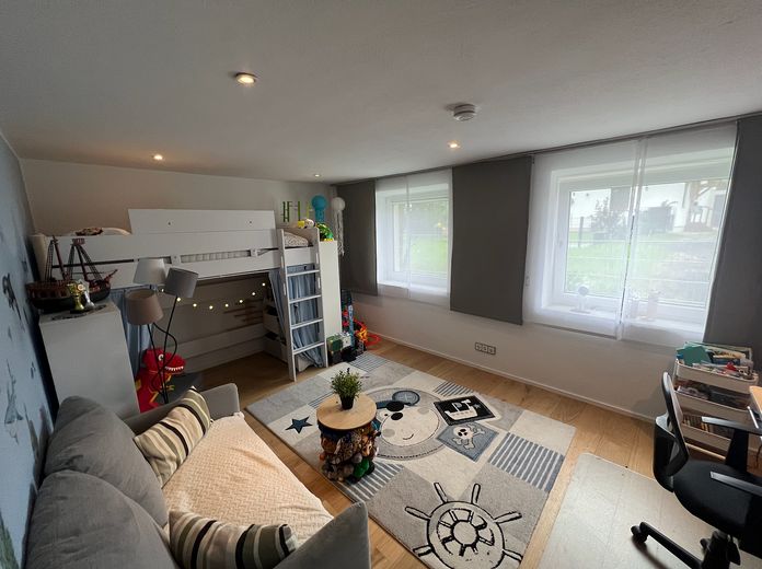 Schlafzimmer 1