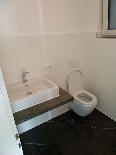 Traumhafte moderne 2-Zimmer Wohnung mit HWR und großer Terrasse – Foto 8