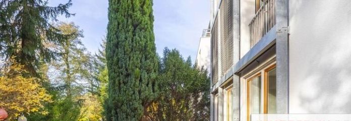 IMMOBERLIN.DE - Bezugsfreie Wohlfühlwohnung am See mit großer Terrasse
