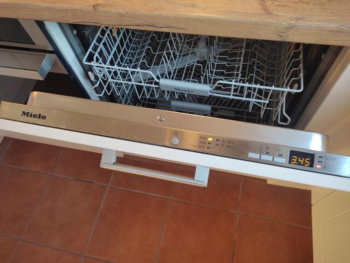 hochwertige Miele-Spülmaschine