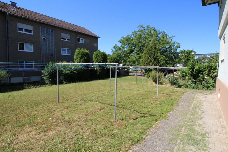 Modernisierte 3+1 Zimmer Wohnung mit Gartenanteil und Garage in Ebersbach an der Fils – Foto 3