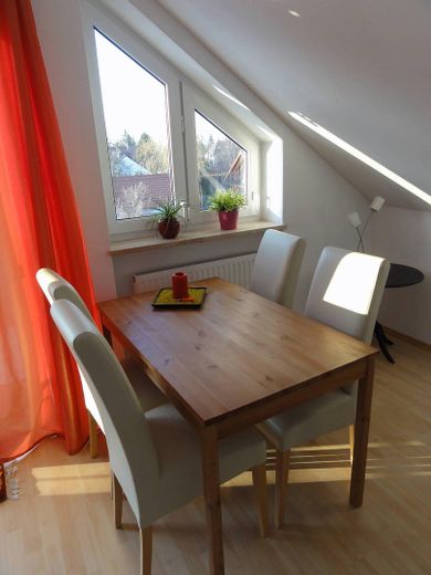 Herrlich geschnittene 2 Zimmerwohnung mit 2 Balkonen – Studio 2