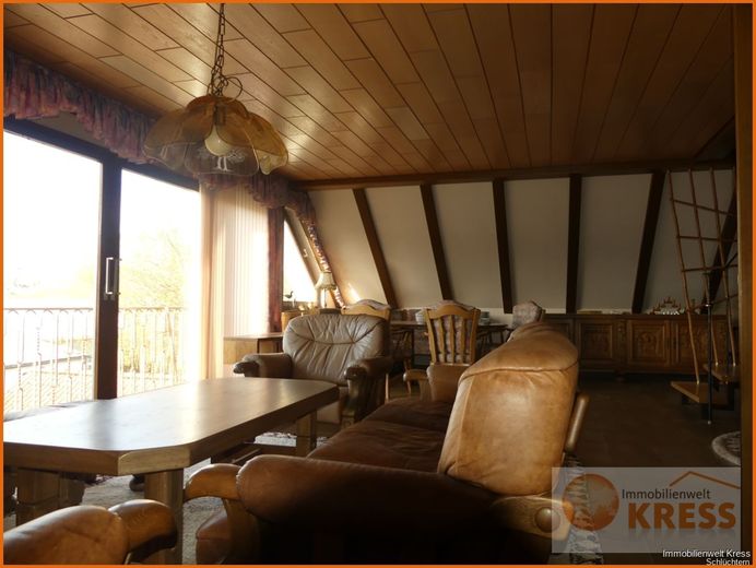2 Familienwohnhaus mit 3 Wohneinheiten, 3 Garagenstellplätzen, Balkon &amp; Terrasse/Wintergarten – Bild 12