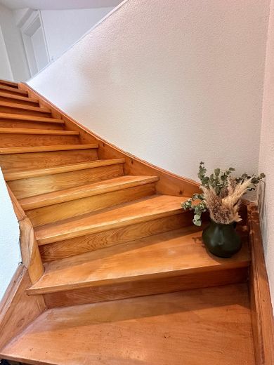 Exclusive house with a separate apartment in a quiet location on the edge of the forest in Tuttlingen – Treppe zum DG