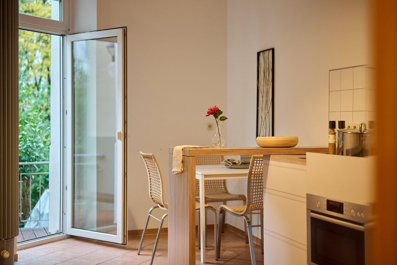 Wohnung mit Terrasse zum grünen Innenhof – zur Terrasse