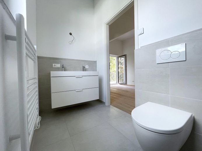 Attico, cucina componibile nuova, posizione AAA vicino all’acqua – Foto 12