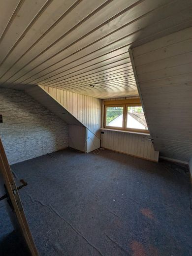 Maison mitoyenne intermédiaire à rénover dans un quartier calme – Sans commission ! – DG mit Gaube