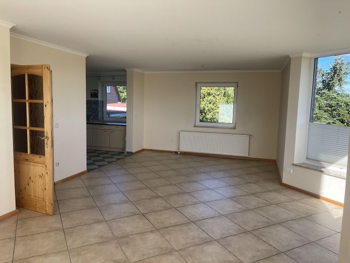 Wohnzimmer hinten Küche