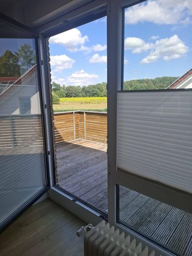 Maisonette daire, 5 oda+mutfak+2 banyo, balkon+çatı terası, Bielefeld-Senne’de sakin konut bölgesi – Blick auf den Balkon