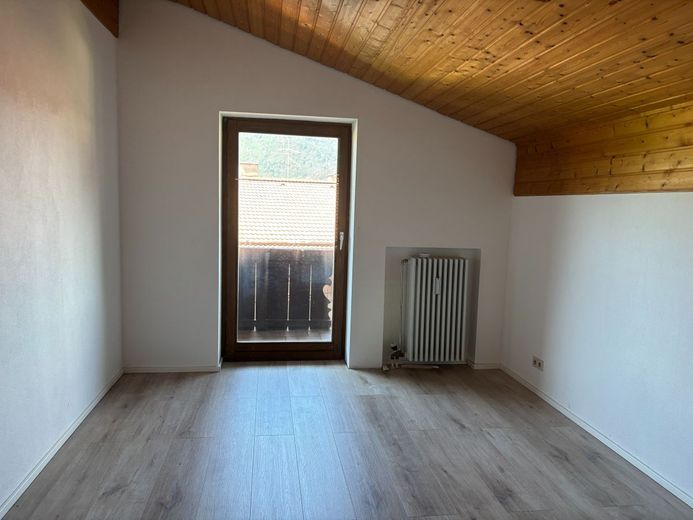 Dachgeschosswohnung in Unterwössen mit traumhaftem Blick in die Berge – Schlafzimmer 2