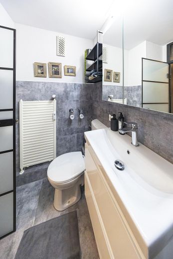 Un appartamento particolare, di alta qualità, con stile, ristrutturato di recente – Foto 9
