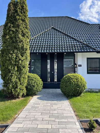 Elegantes Haus mit zwei Einliegerwohnungen, provisionsfrei – Foto 8