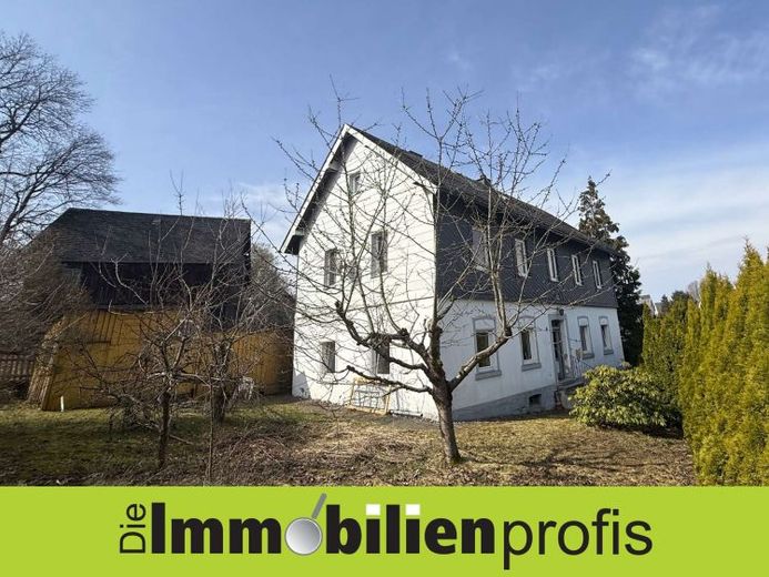 1-2 Family House Bargain only 1 km from the Kurpark Bad Steben – Photo 1