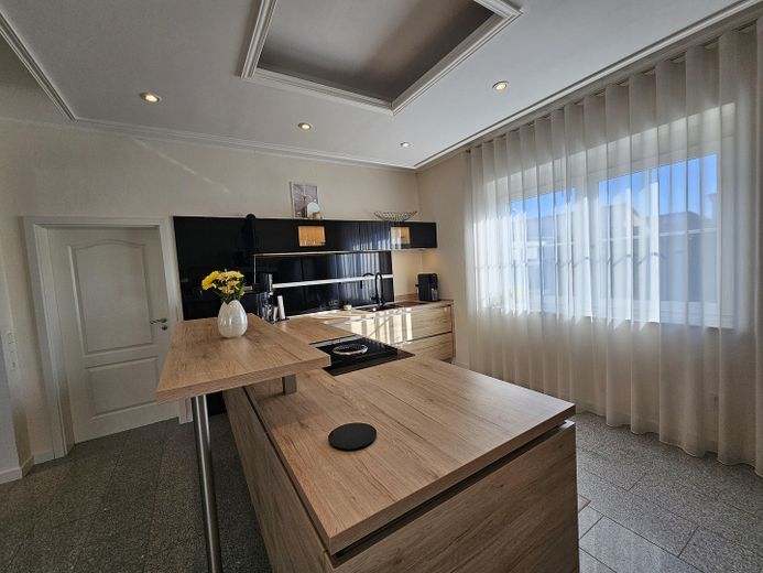 Bungalow premium senza provvigione | 180 m² | Potenziale di ampliamento | Doppio garage | Posizione tranquilla – 14 Küche-Abstellraum