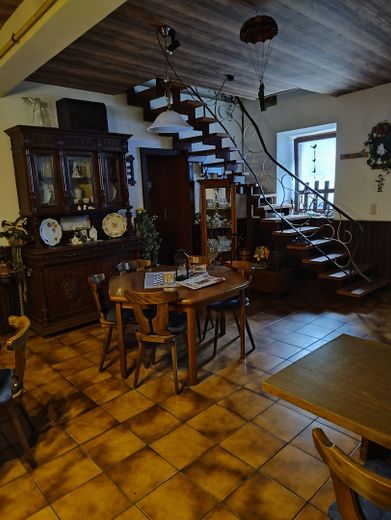 Treppe im Gastraum