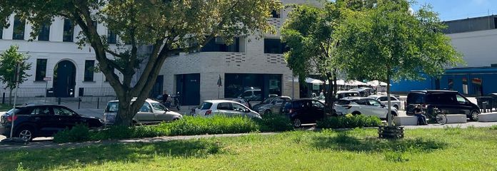 Mitte/Kreuzberg Neubau mit zwei Balkonen
